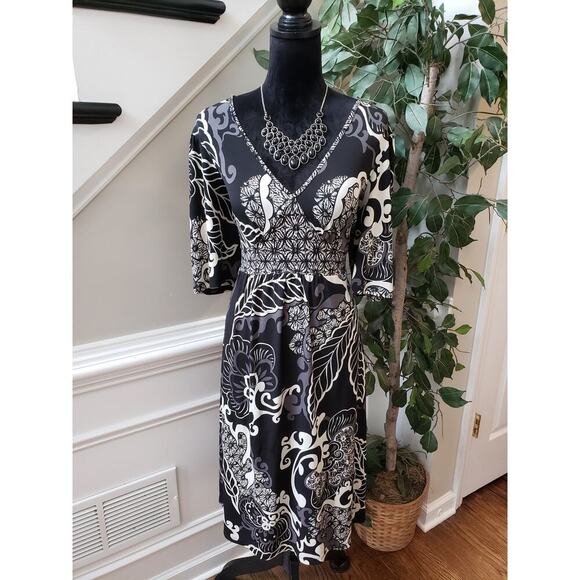 Suzie Knee Length Dress Womens Large Black & White Geo Print Short Sleeve V-Neck - Picture 1 of 10